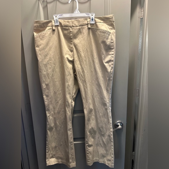 Lands’ End Size 16 Khakis EUC - Picture 1 of 6